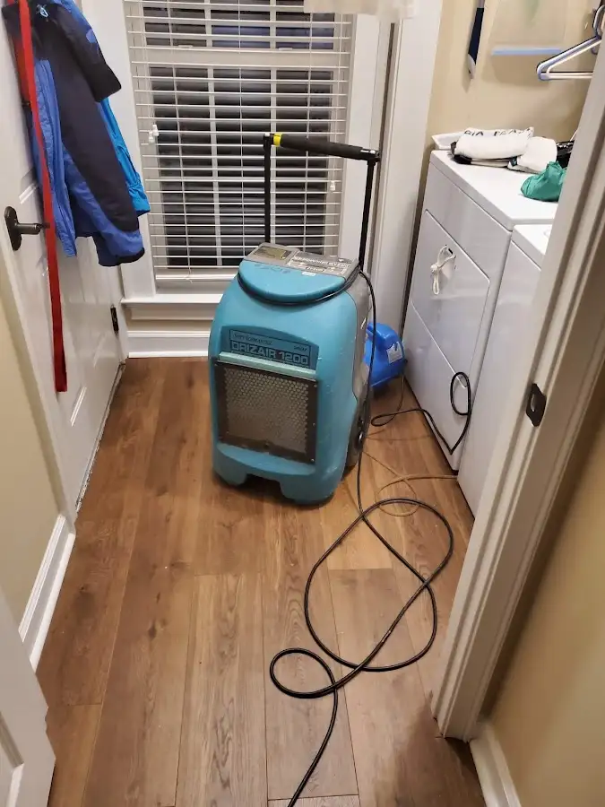 Commercial dehumidifier deployed for Crawl Space Restoration in Texas